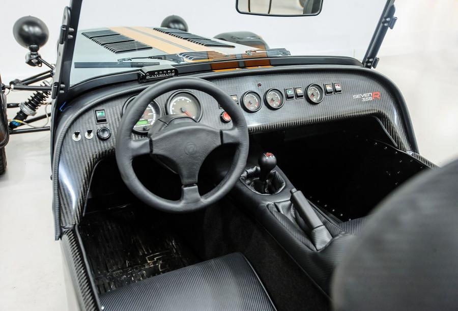 Интерьер Caterham Seven 355 R 2015 года  (WW) (фото 10 из 11)
